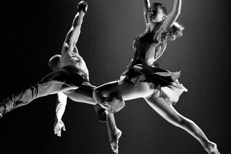 Sarrasani - spectacular show with exclusive 4-course dinner! Sarrasani - Spectacular Show with Exclusive 4-Course Dinner!