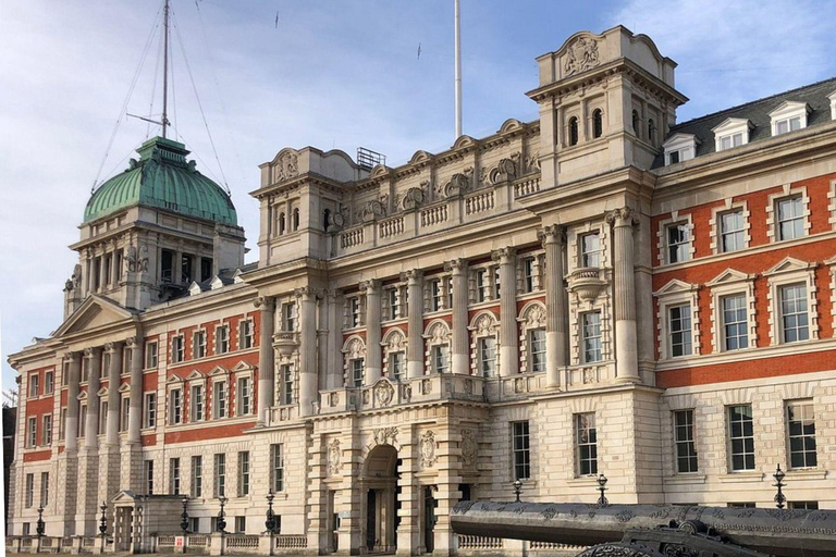 London: 6.30pm Highlights Walking Tour with Local Guide