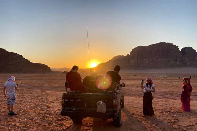 Wadi Rum Full-Day Jeep Tour: Lunch, Sunset & Hidden Gems
