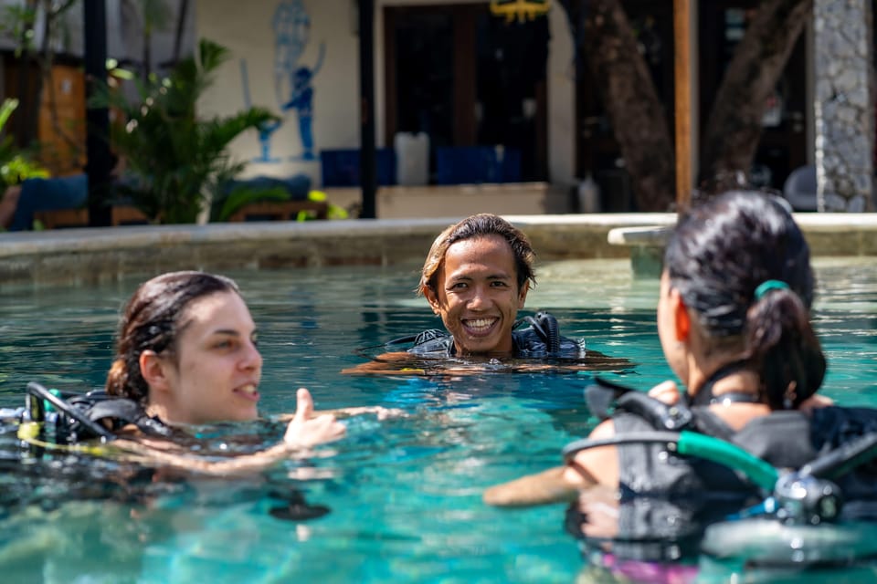Baptême de plongée au centre Manta Dive de Gili Trawangan