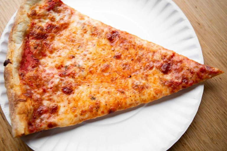 مدينة نيويورك: تناول 4 أطعمة من نيويورك وشاهد 30 جولة سيرًا على الأقدامتناول 4 أطعمة من نيويورك وشاهد