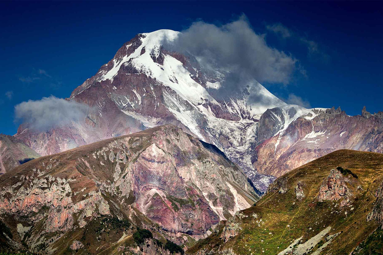 Kazbegi...Kaukasusbergen... Guidad dagsutflykt...