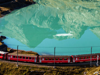 Depuis Saint-Moritz : train rouge de la Bernina avec dégustation de vins
