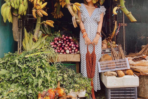 Kandy: Exotic Fruit Tasting & Tuk-Tuk Market Tour