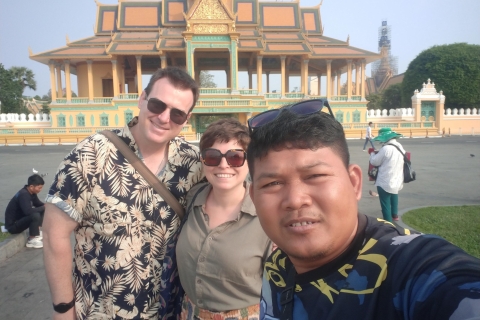 Full Day Tour in Phnom Penh by Tuk Tuk Full Day Tour in Phnom Penh by Tuk