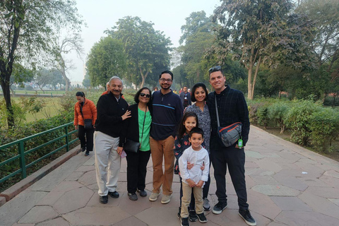 Delhi : excursion privée d'une journée au Taj Mahal et à AgraExcursion avec voiture climatisée, chauffeur et guide