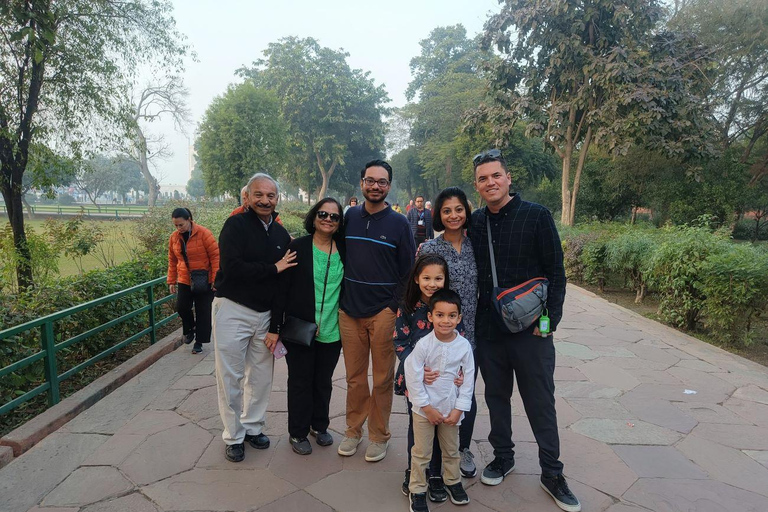 Delhi : excursion privée d'une journée au Taj Mahal et à AgraExcursion avec voiture climatisée, chauffeur et guide