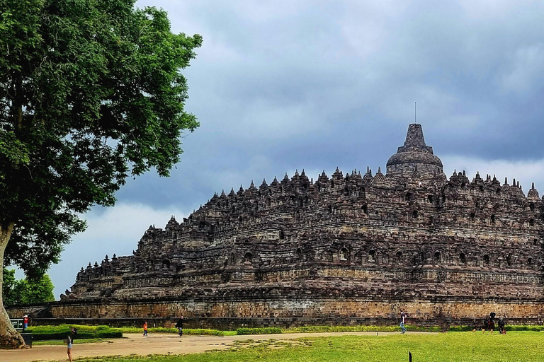 Wspinaczka na szczyt Borobudur, Prambanan i balet Ramajana