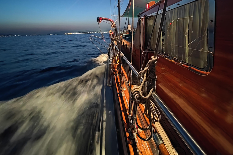 Athènes : Agistri et Aegina Yacht Tour avec déjeuner et baignade