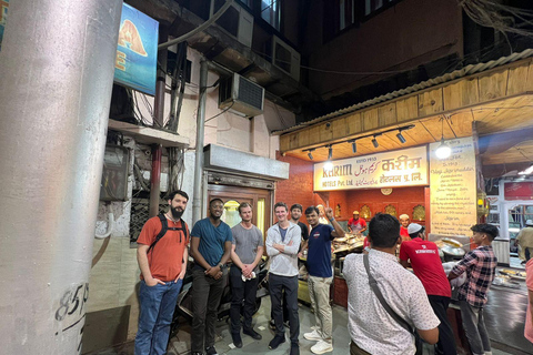 Mercado nocturno y comida callejera en Delhi (medio día, guiado por mujeres)Mercado de día y comida callejera en Delhi (medio día, guiado por mujeres)