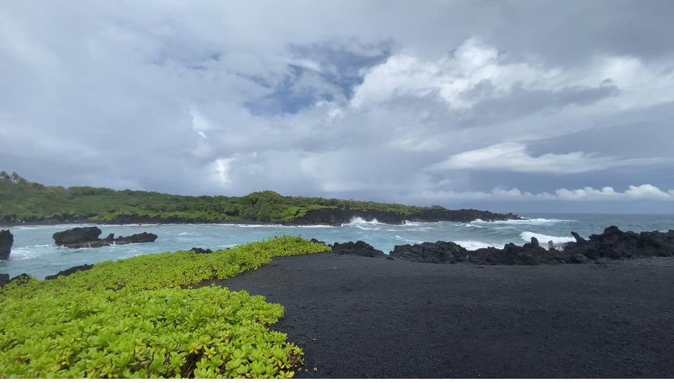 Maui: Van Day Trip to Hana with Local Guide and Lunch