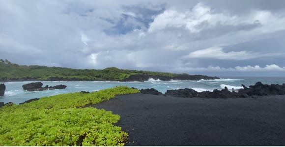 Maui: Van Day Trip to Hana with Local Guide and Lunch