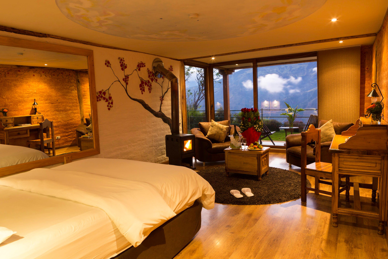 From Quito: Andes and Amazon 5-Day Adventure with Meals