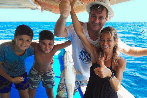 Jeddah: Private Deep Sea Fishing & Bayada Island Reef Swim