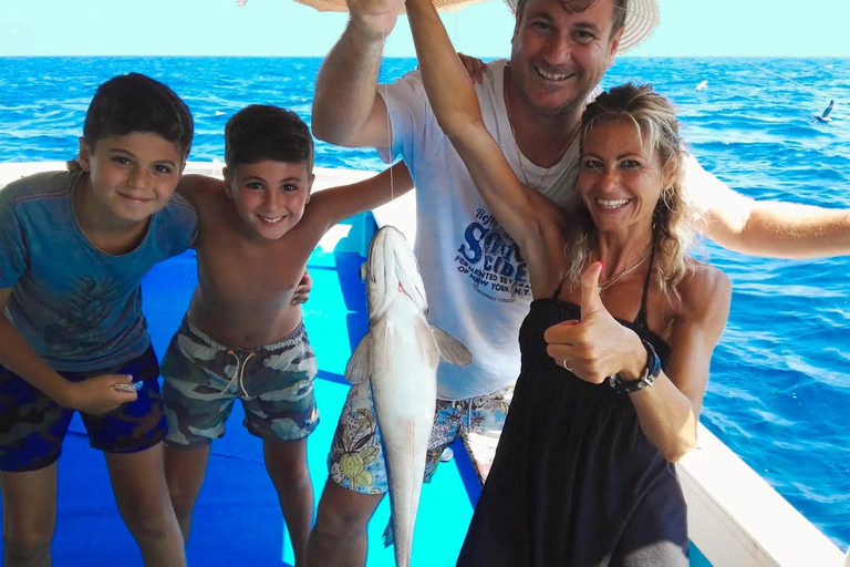 Jeddah: Private Deep Sea Fishing & Bayada Island Reef Swim