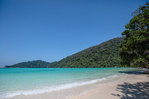 Z Phuket: wycieczka z rurką na wyspy SurinZ Phuket: wycieczka snorkelingowa na wyspy Surin