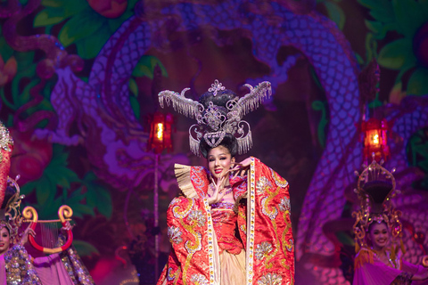 Pattaya: Alcazar Cabaret Show Admission Ticket VIP Ticket