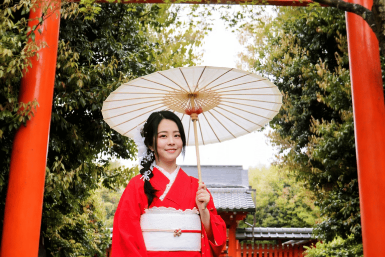 Kyoto: Arashiyama Kimono Rental with Free Hairstyling Premium Kimono Upgrade (Furisode / Samurai Hakama)