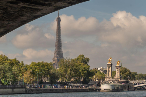 Paris: Private Seine River Cruise Paris: Private Seine River Cruise with Guide