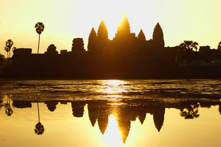 Siem Reap: Small Group Tour 1 day at Angkor with sunrise Small Group Tour in Spanish