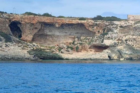 Comino: Excursiones privadas en barco, paradas para nadar y visitas a cuevas