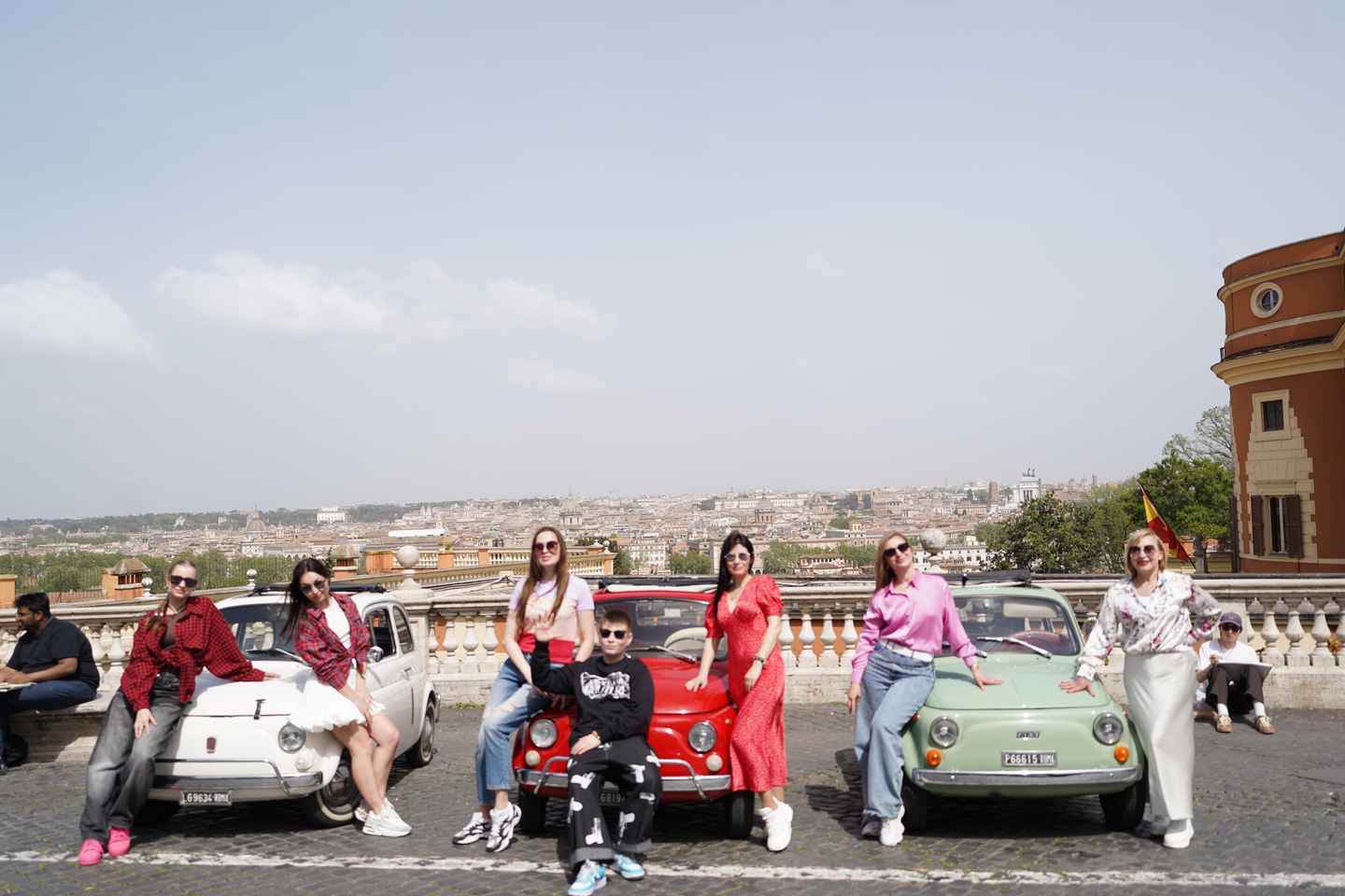 Rome: Photography services with Fiat 500 Vintage Car Tour