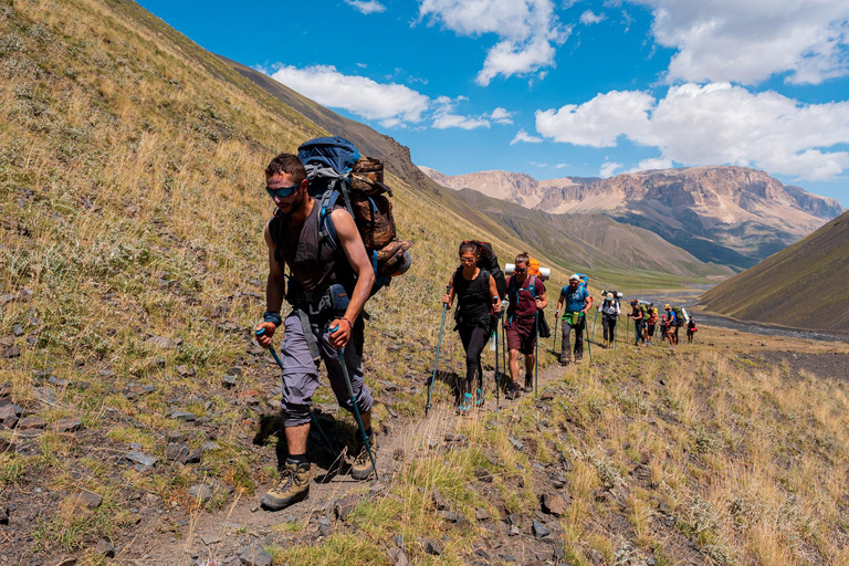 Baku: Khinalug Mountain 2-Day Hiking Tour with Guide