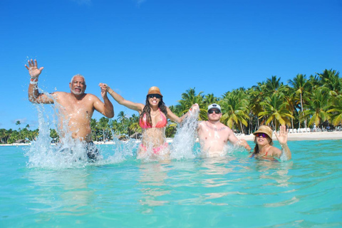 Punta Cana: Entdecke die Insel Saona auf einer luxuriösen Katamaran-Kreuzfahrt mit MittagessenPunta Cana: Saona Island Katamaran Deluxe-Kreuzfahrt mit Mittagessen