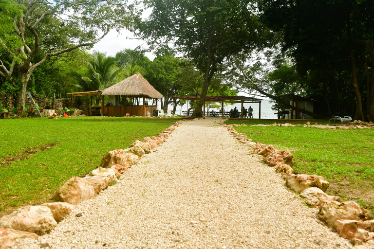 Mahahual: Chacchoben Mayan Ruins and Seven Color Lagoon Trip