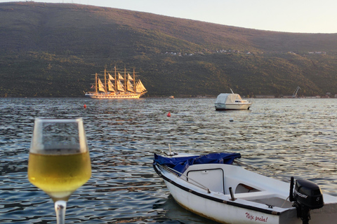 Kotor & Perast: Private Tour with Boat Trip & Oyster Lunch
