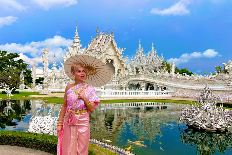 Chiang Mai: Chiang Rai-White-Blue-Big Buddha &amp; Lalitta Café[Privat] Chiang Rai-Weiß-Blau-Big Buddha &amp; Lalitta Café