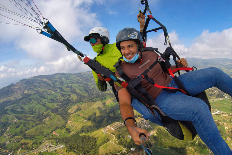 Medellín: 15-Minute Paragliding + Transportation + Breakfast Medellín: 15 min paragliding + transportation + breakfast