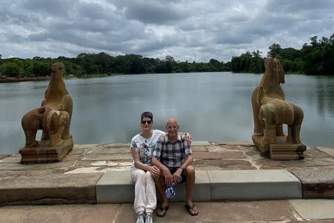 2-Day Phnom Penh to Siem Reap Tour with Angkor Wat Sunrise