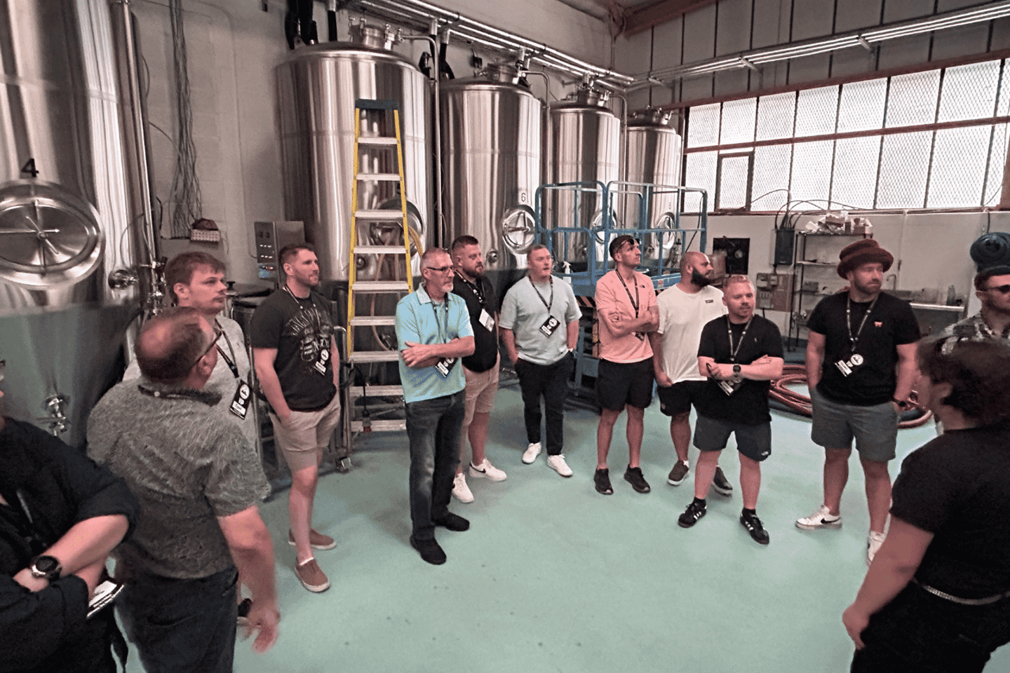 Liverpool: Brewery Bus Tour with 12 Beer and Pizza