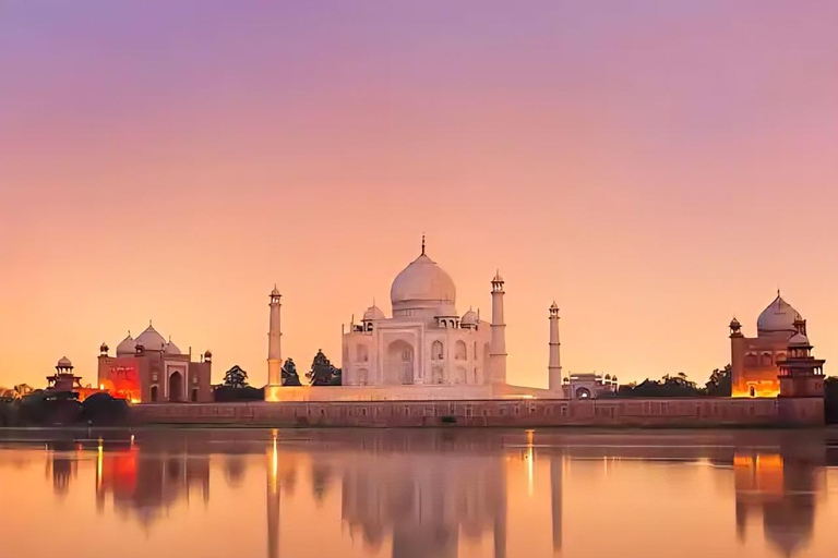 Delhi to Taj Mahal & Fort Tour + Lunch & Photographer From Delhi: Car + Guide
