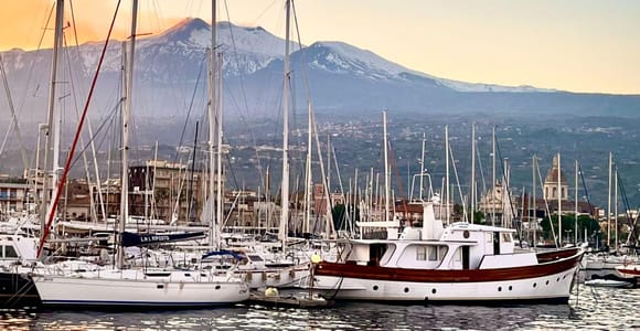 Taormina: Sicilian Vintage Boat Experience & Aperitif