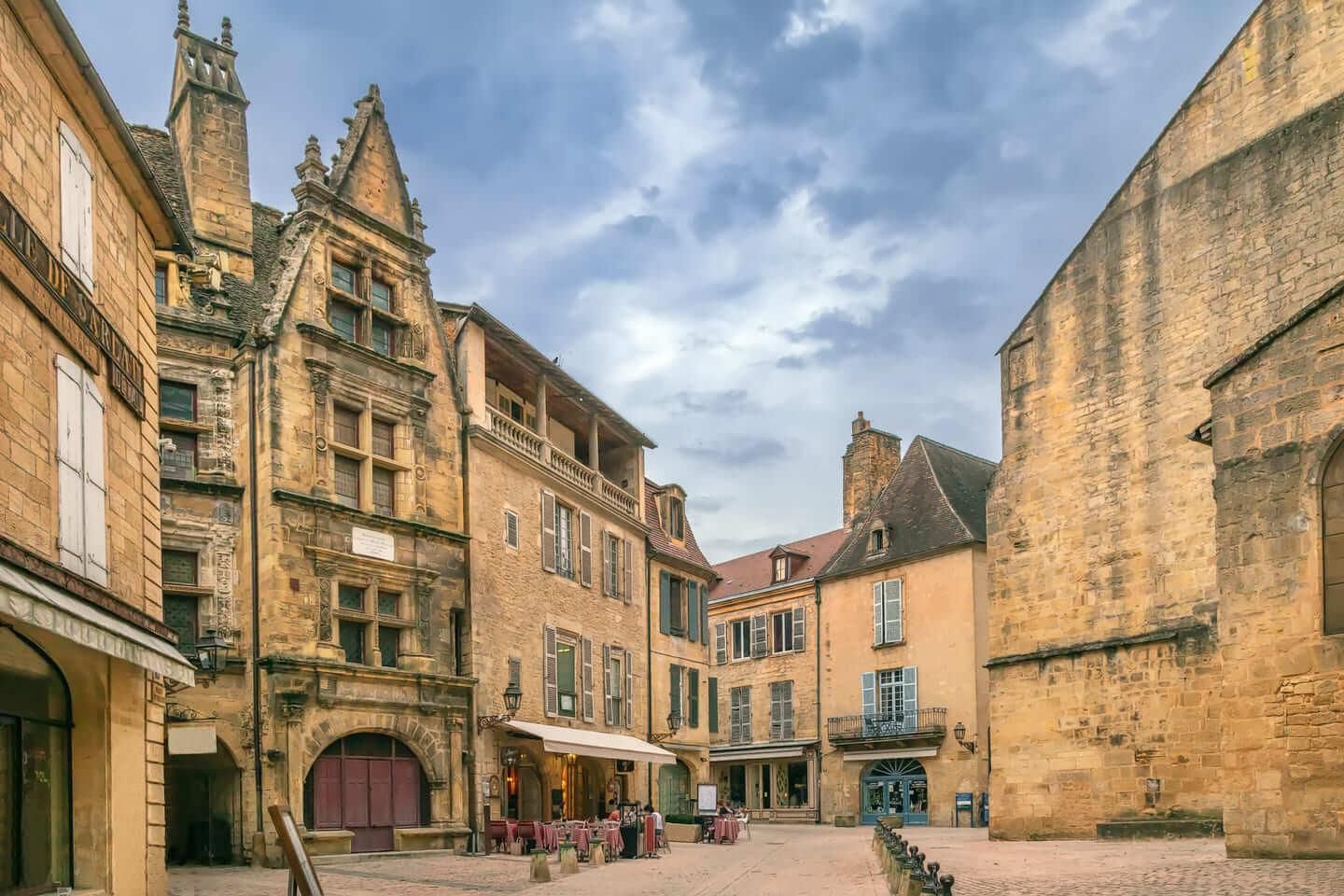 Hallo Sarlat-La-Canéda: Privater, 2-stündiger Stadtrundgang mit Guide