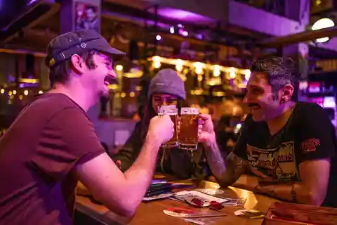 Amsterdam: Tajemnica dzielnicy czerwonych latarni z własnym przewodnikiem
