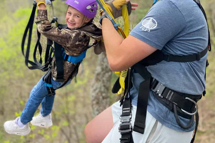 Asheville: Treetop-Express-Zipline-Abenteuer. Foto: GetYourGuide