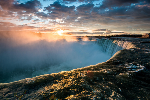 Toronto: Klasyczna całodniowa wycieczka autobusowa nad wodospad Niagara1-dniowa wycieczka z rejsem po Niagarze (bez lunchu)