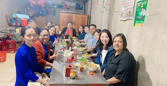 Hoi An: Street Food Tour by Ao Dai Riders with 10 Tastings