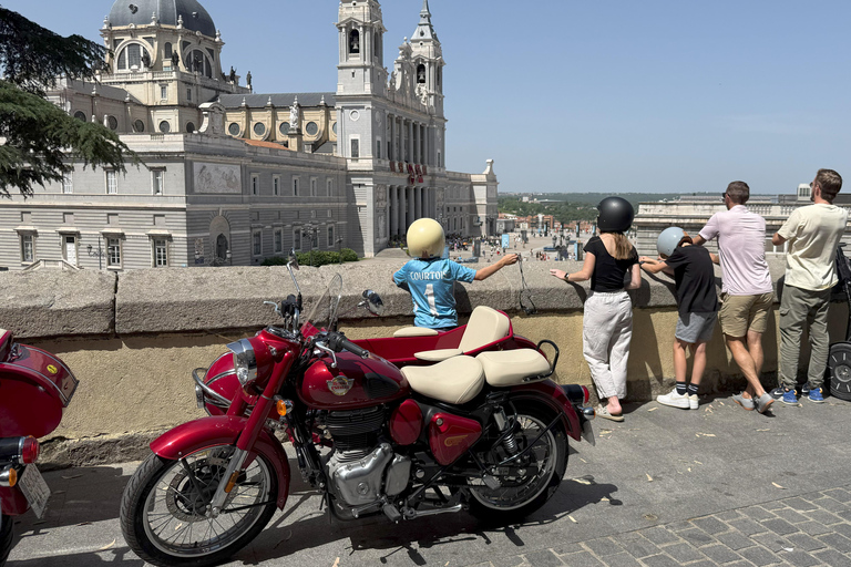 Madrid Highlights: Private Vintage Sidecar Tour (1 Hour)