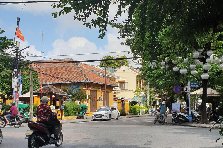 Prelievo e rientro da/all&#039;aeroporto di Da Nang alla città di Hoi anPrelievo e rientro dall&#039;aeroporto di Da Nang alla città di Hoi an