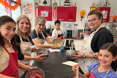 Paris: Montmartre Macaron Baking Workshop