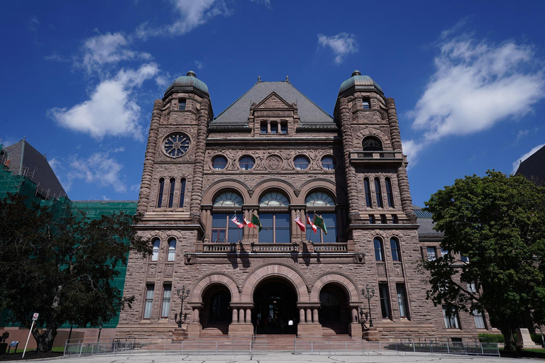 Toronto ICONIC Sightseeing Day Tour with Small Group Max 12 Tour Only