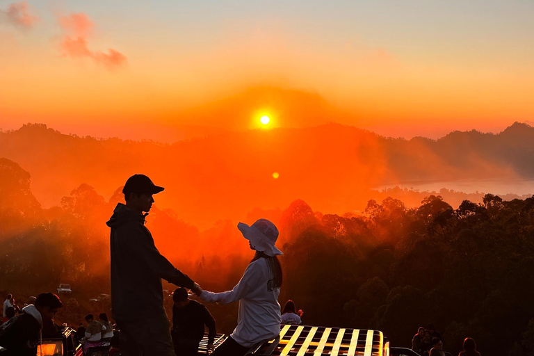 Bali: Alba del monte Batur e tour in jeep della lava nera con colazioneTour in jeep tutto incluso con servizio di prelievo e rientro