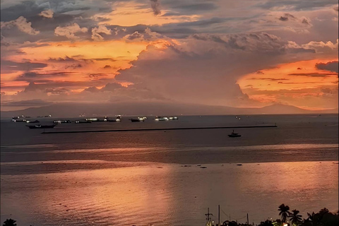 Manila: Bay Sunset Walk & Stories of the Historic Coast