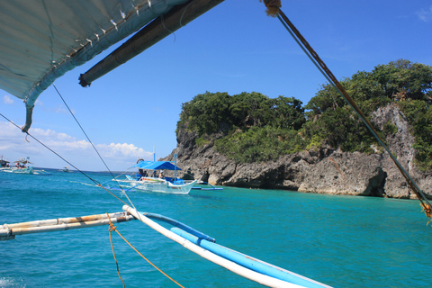 Boracay Island Hopping with Premium Buffet LunchPremium Island Hopping with Buffet Lunch