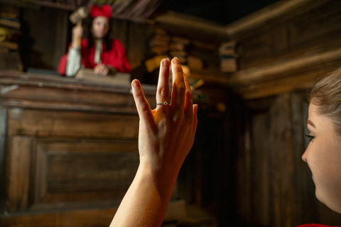 Berlin Dungeon: Bachelor Party Ticket Bachelor Package incl. Drink & Photo for German Show