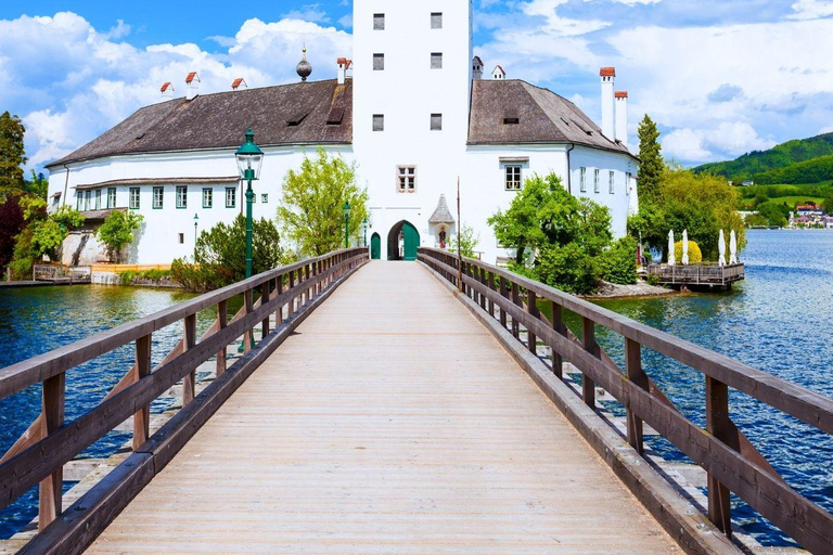 Hallstatt: Guided one day trip from Vienna (small group)